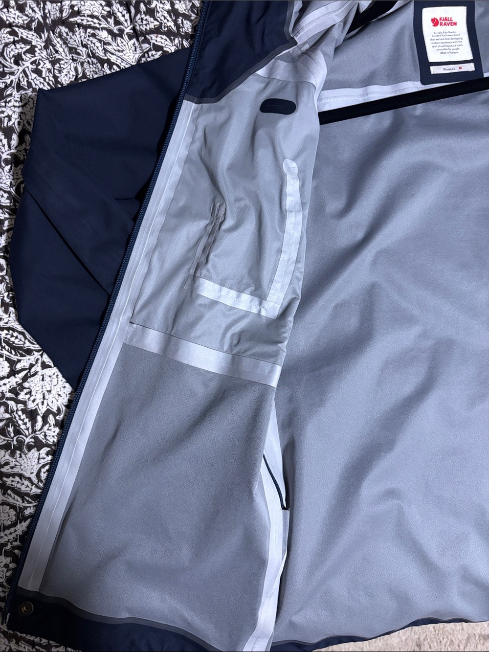 Fjallraven Women's Medium Navy Waterproof Keb Ecoshell Hooded Rain Jacket - Picture 8 of 12